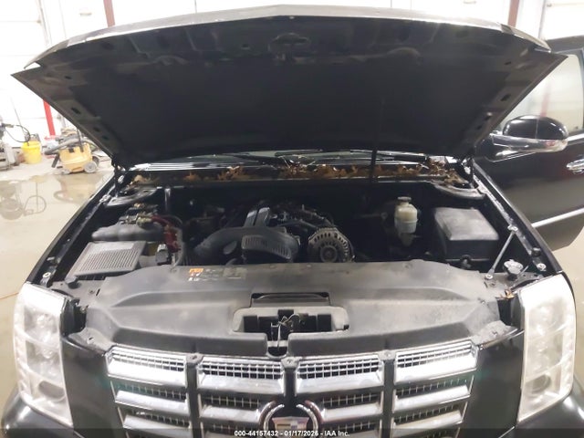 2011 CADILLAC ESCALADE 1GYS4CEF3BR398938 Photo 9