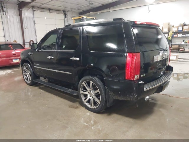 2011 CADILLAC ESCALADE 1GYS4CEF3BR398938 Photo 2