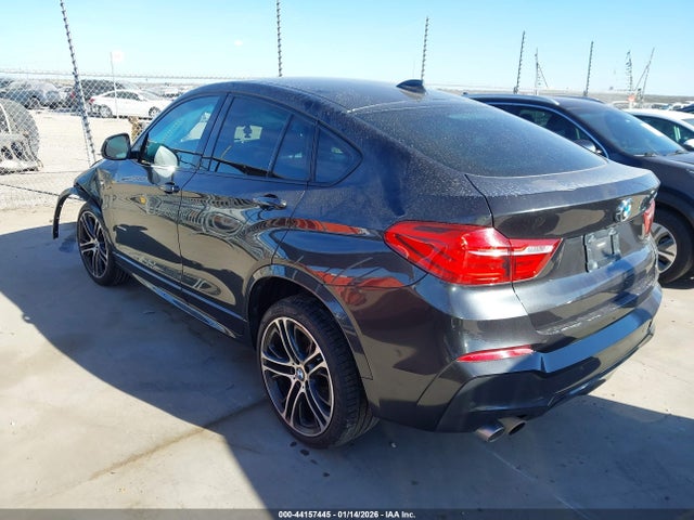 2018 BMW X4 5UXXW3C57J0Y66395 Photo 2