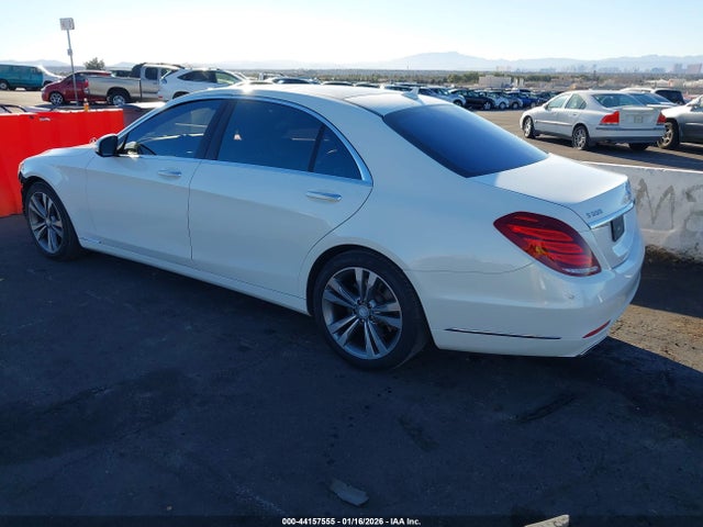2015 MERCEDES-BENZ S 550 WDDUG8CB5FA182361 Photo 2