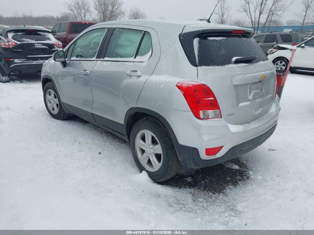 2019 CHEVROLET TRAX 3GNCJKSB1KL357883 Photo 2