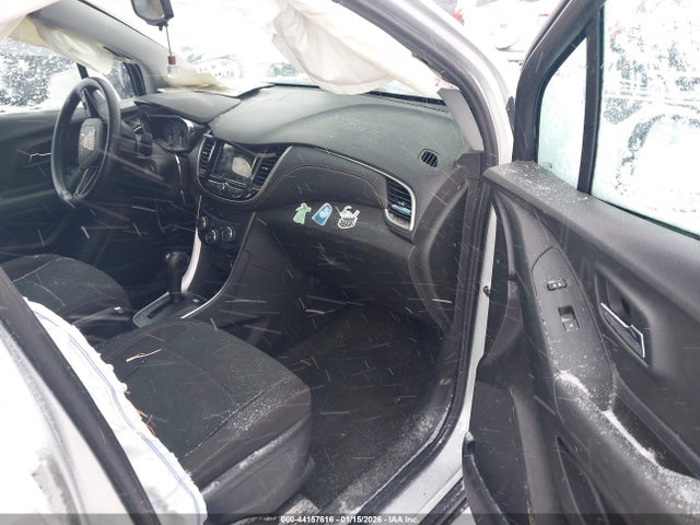 2019 CHEVROLET TRAX 3GNCJKSB1KL357883 Photo 4