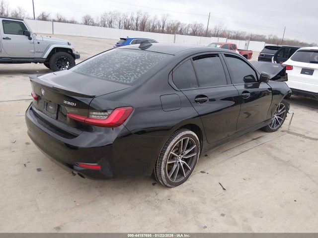 3MW5R1J00N8C40417 BMW 330I