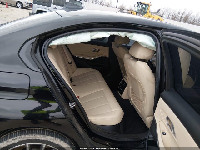 3MW5R1J00N8C40417 BMW 330I