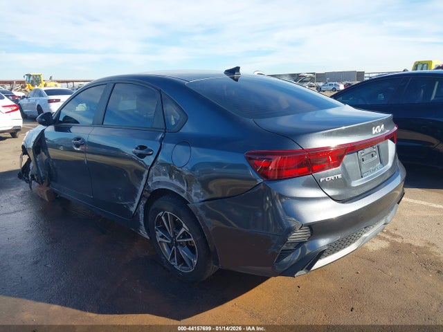 3KPF24AD5NE440937 KIA Forte Lxs