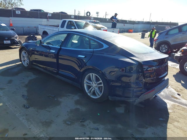 2014 TESLA MODEL S 5YJSA1H10EFP31951 Photo 2