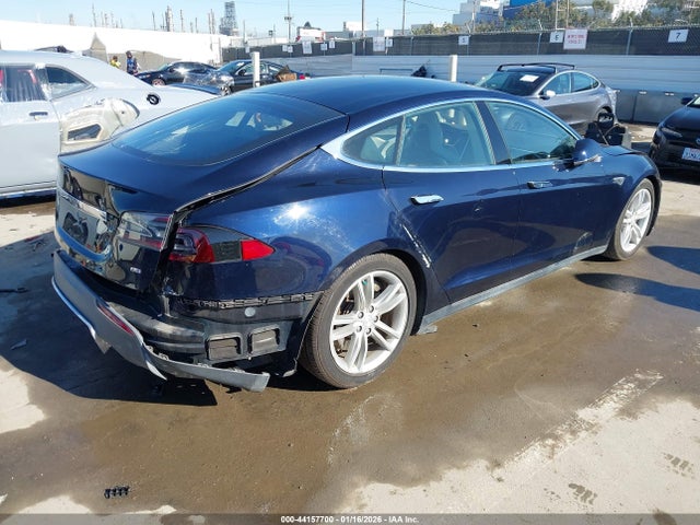 2014 TESLA MODEL S 5YJSA1H10EFP31951 Photo 3