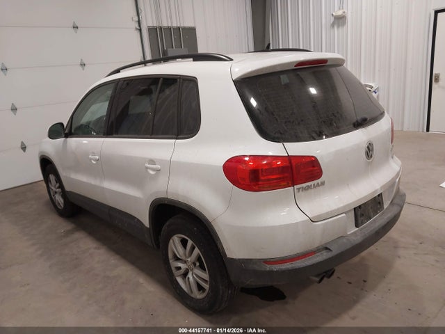 2016 VOLKSWAGEN TIGUAN WVGBV7AX8GW519377 Photo 2