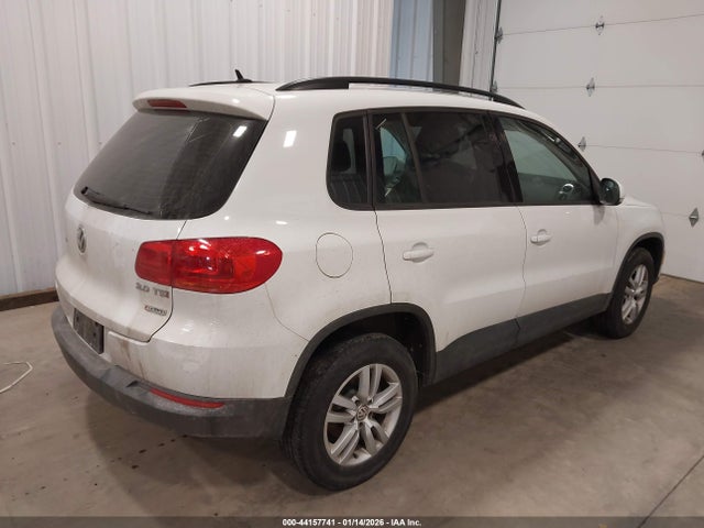 2016 VOLKSWAGEN TIGUAN WVGBV7AX8GW519377 Photo 3