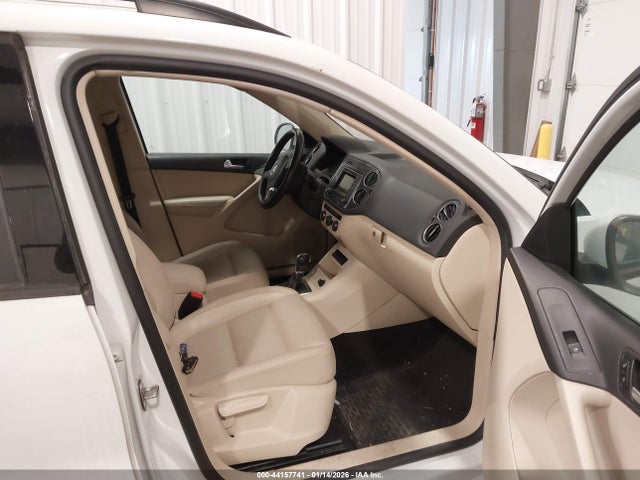 2016 VOLKSWAGEN TIGUAN WVGBV7AX8GW519377 Photo 4