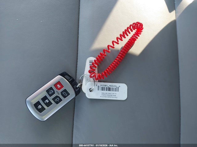 5TDYZ3DC9KS020830 Toyota Sienna Xle 8 Passenger