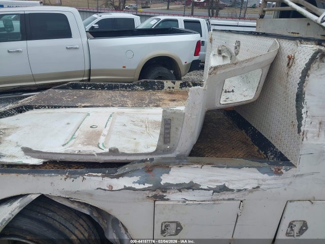 44157776 :رقم المزاد ، 1FV3EJBD7WH950472 vin ، 1998 Freightliner Medium Conventional Fl50 مزاد بيع