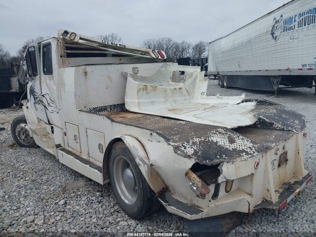 44157776 :رقم المزاد ، 1FV3EJBD7WH950472 vin ، 1998 Freightliner Medium Conventional Fl50 مزاد بيع