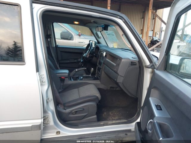 2010 JEEP COMMANDER 1J4RG4GK2AC115579 Photo 4