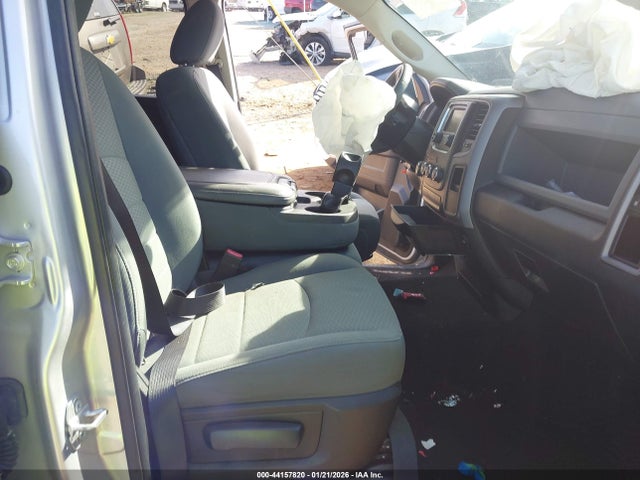 44157820 :رقم المزاد ، 1C6RR7FT5HS528518 vin ، 2017 Ram 1500 Express  4x4 6'4 Box مزاد بيع