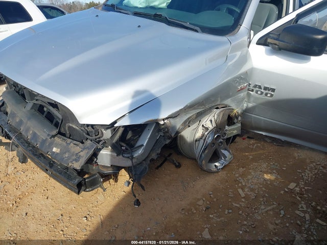 44157820 :رقم المزاد ، 1C6RR7FT5HS528518 vin ، 2017 Ram 1500 Express  4x4 6'4 Box مزاد بيع