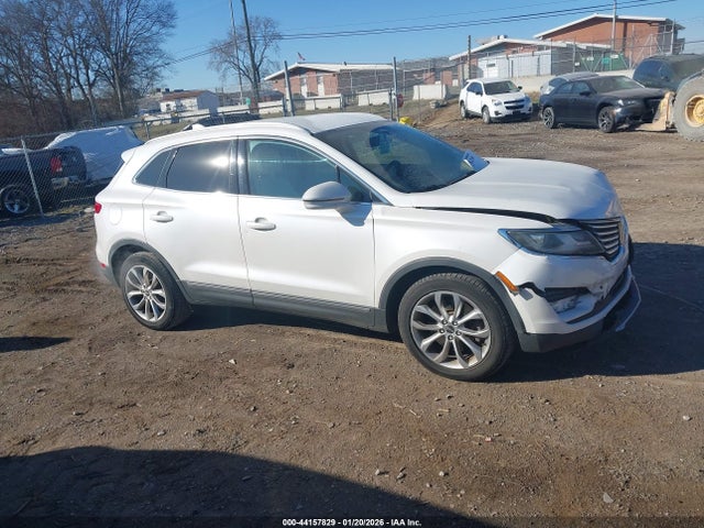 5LMCJ2C97GUJ30210 Lincoln MKC SELECT
