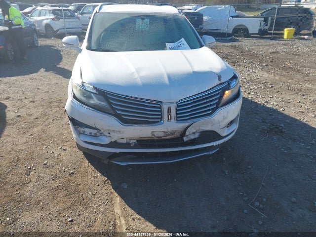 5LMCJ2C97GUJ30210 Lincoln MKC SELECT