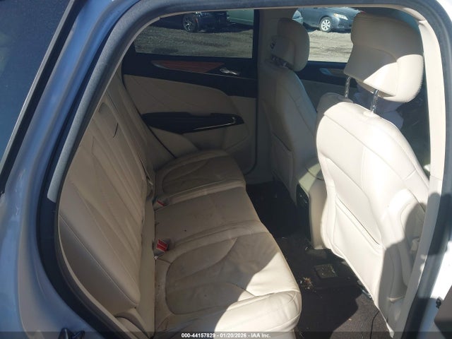 5LMCJ2C97GUJ30210 Lincoln MKC SELECT