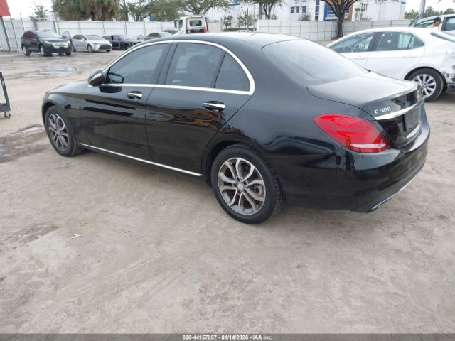 2015 MERCEDES-BENZ C 300 55SWF4KB7FU083157 Photo 2