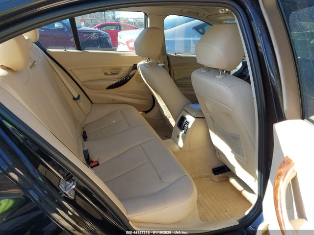 2013 Bmw 328i მანქანა იყიდება აუქციონზე, vin: WBA3A5C54DF358149, აუქციონის ნომერი: 44157916