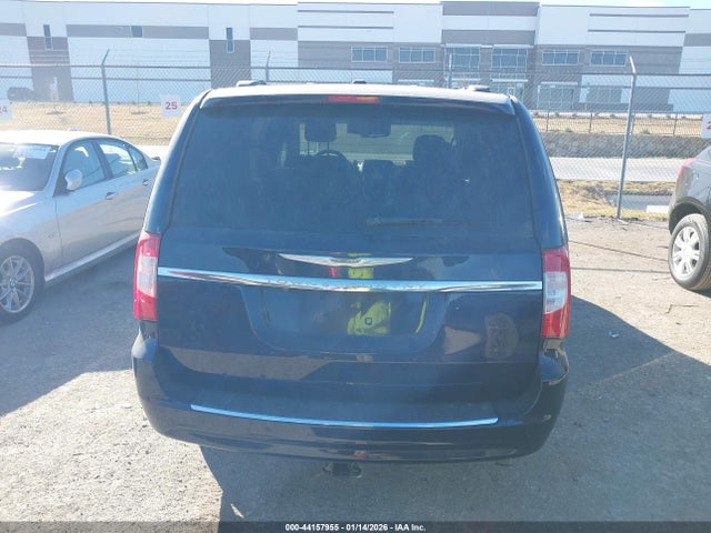 2015 Chrysler Town & Country Touring მანქანა იყიდება აუქციონზე, vin: 2C4RC1BG9FR563058, აუქციონის ნომერი: 44157955