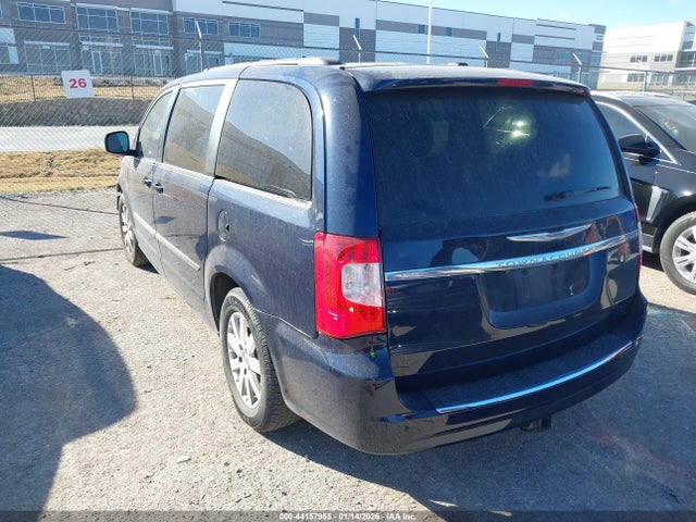 2015 Chrysler Town & Country Touring მანქანა იყიდება აუქციონზე, vin: 2C4RC1BG9FR563058, აუქციონის ნომერი: 44157955