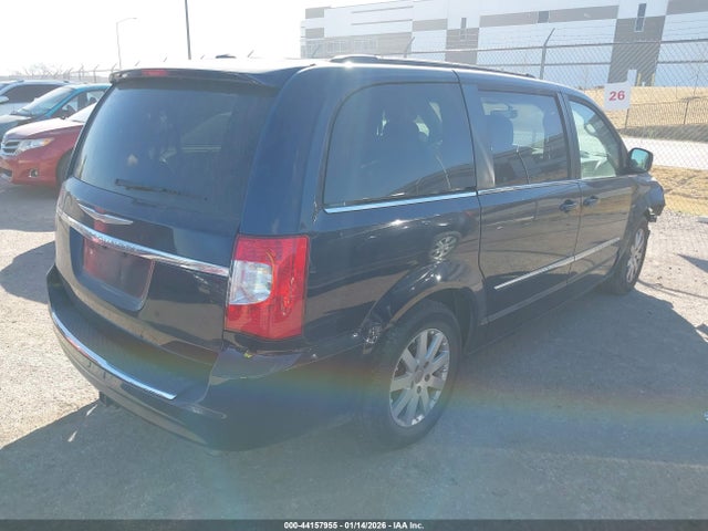2015 Chrysler Town & Country Touring მანქანა იყიდება აუქციონზე, vin: 2C4RC1BG9FR563058, აუქციონის ნომერი: 44157955