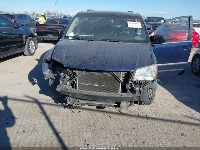 2015 Chrysler Town & Country Touring მანქანა იყიდება აუქციონზე, vin: 2C4RC1BG9FR563058, აუქციონის ნომერი: 44157955