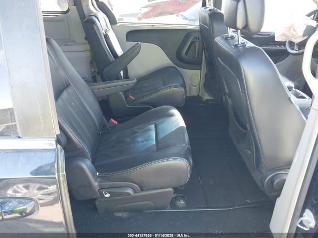 2015 Chrysler Town & Country Touring მანქანა იყიდება აუქციონზე, vin: 2C4RC1BG9FR563058, აუქციონის ნომერი: 44157955
