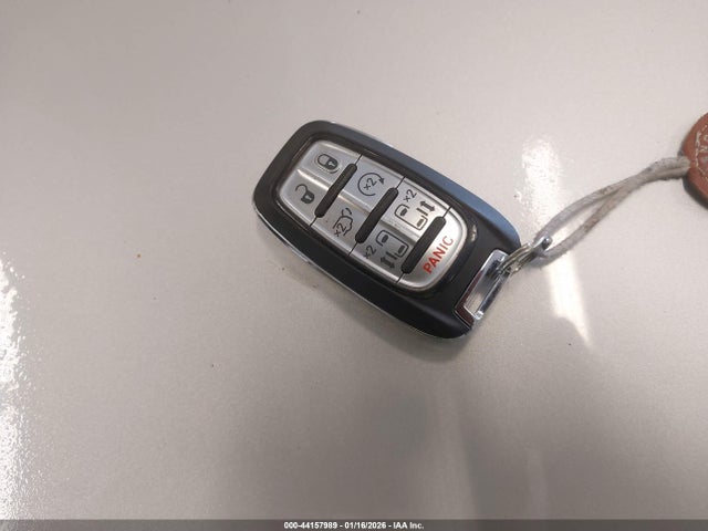 Продажа на аукционе авто 2020 Chrysler Pacifica Limited, vin: 2C4RC1GG3LR102846, номер лота: 44157989