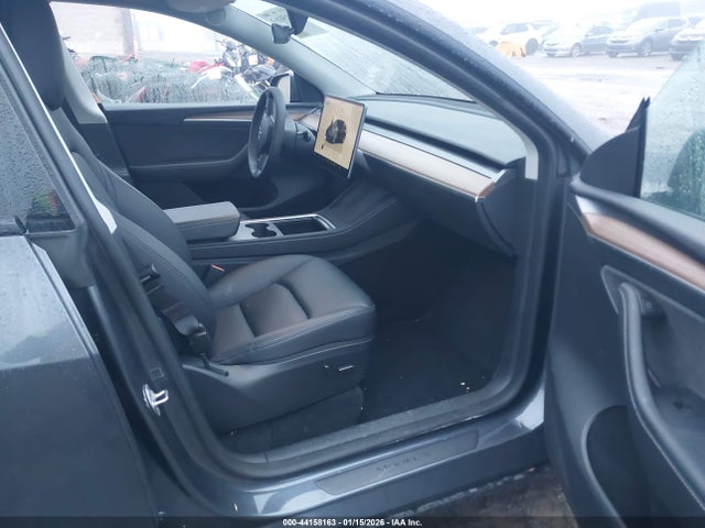 2023 TESLA MODEL Y 7SAYGDEE7PF977452 Photo 4