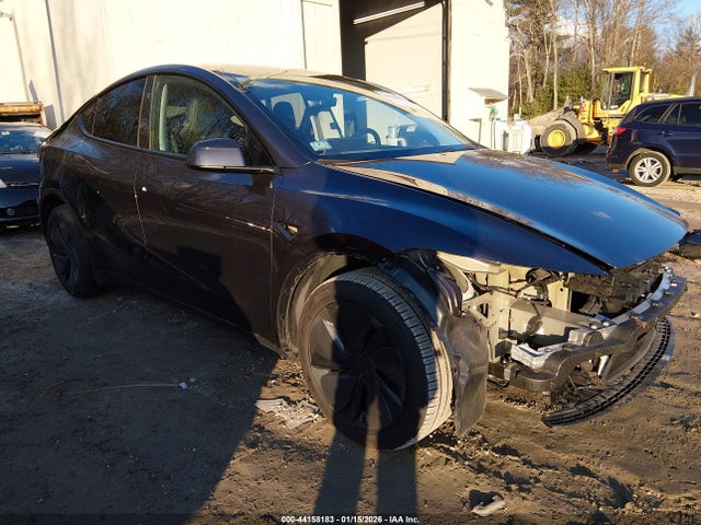 Tesla Model Y Rwd 2026 7SAYGDED9TA418273 Image 20