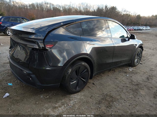 2026 TESLA MODEL Y 7SAYGDED9TA418273 Photo 3