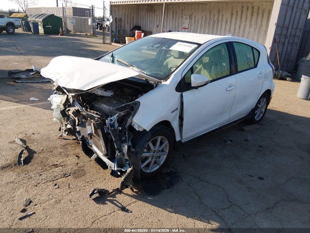 JTDKDTB3XH1594348 Toyota Prius C One