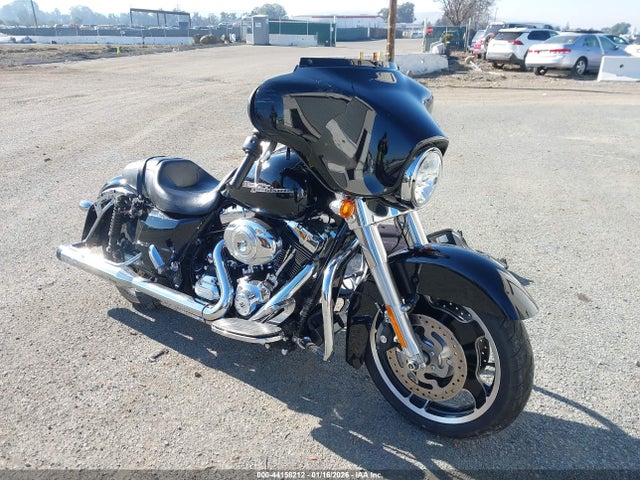 2013 HARLEY-DAVIDSON FLHX 1HD1KBM32DB631646