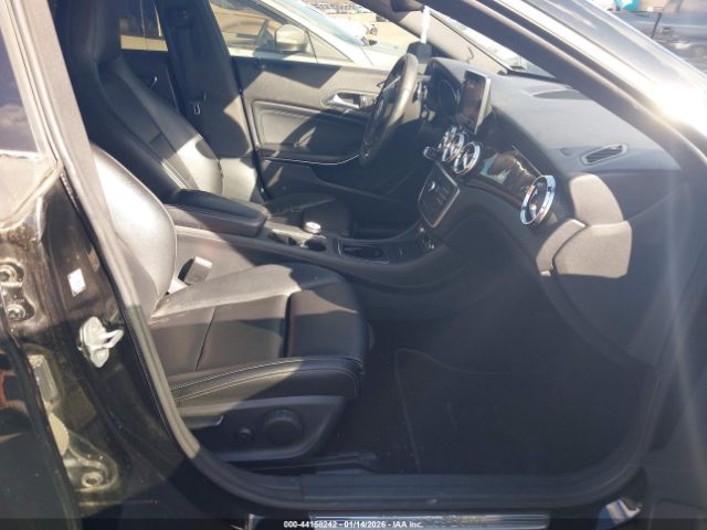 2016 MERCEDES-BENZ CLA 250 WDDSJ4EB9GN365853 Photo 4