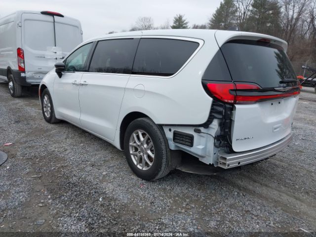 2024 CHRYSLER PACIFICA 2C4RC1BG1RR125445 Photo 2