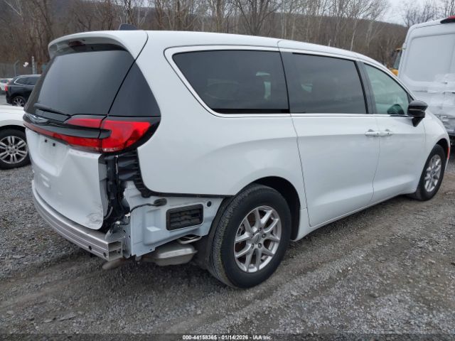 2024 CHRYSLER PACIFICA 2C4RC1BG1RR125445 Photo 3