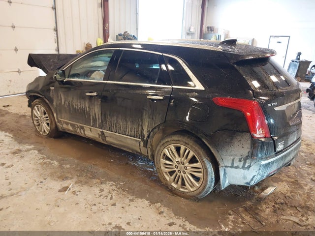 2017 CADILLAC XT5 1GYKNERS4HZ127542 Photo 2