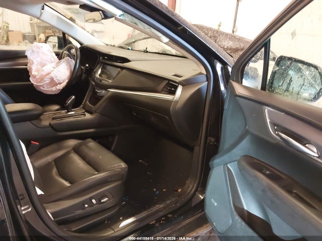 2017 CADILLAC XT5 1GYKNERS4HZ127542 Photo 4