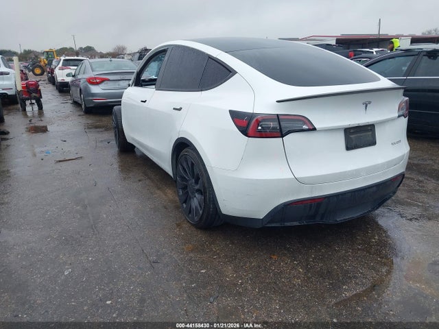 2023 TESLA MODEL Y 7SAYGDEF9PF920484 Photo 2