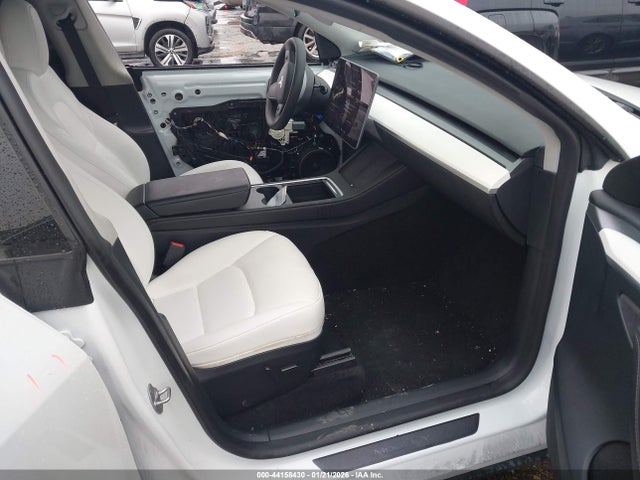 2023 TESLA MODEL Y 7SAYGDEF9PF920484 Photo 4