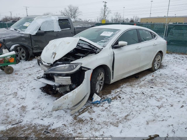 2015 Chrysler 200 Limited მანქანა იყიდება აუქციონზე, vin: 1C3CCCAB9FN608802, აუქციონის ნომერი: 44158477