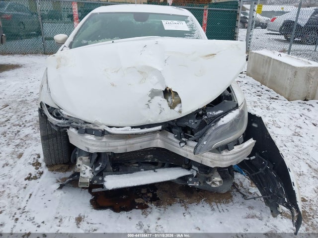 2015 Chrysler 200 Limited მანქანა იყიდება აუქციონზე, vin: 1C3CCCAB9FN608802, აუქციონის ნომერი: 44158477