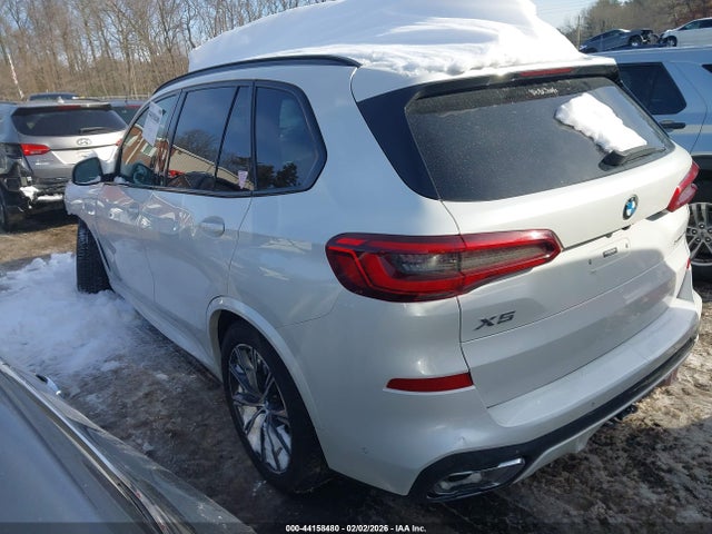 2019 BMW X5 5UXCR6C57KLL35592 Photo 2