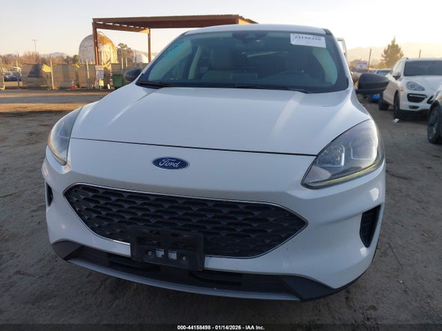 1FMCU0G66NUB14396 Ford ESCAPE SE
