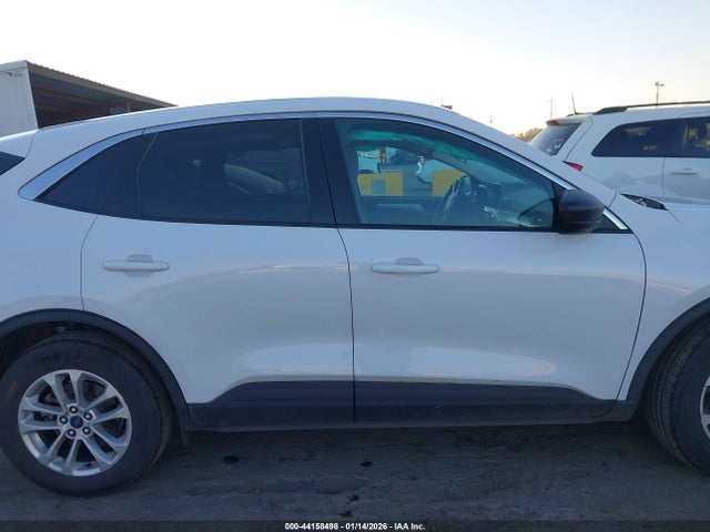 1FMCU0G66NUB14396 Ford ESCAPE SE