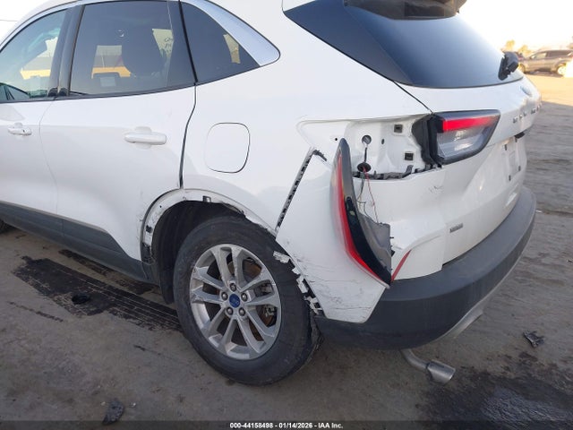 1FMCU0G66NUB14396 Ford ESCAPE SE