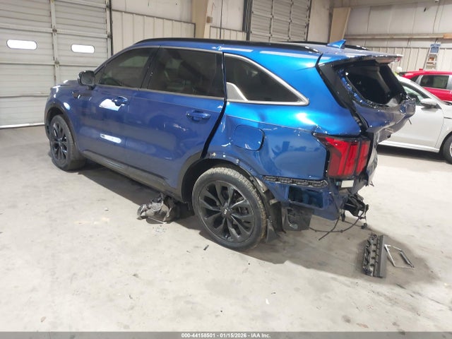 2021 KIA SORENTO 5XYRK4LF7MG024532 Photo 2